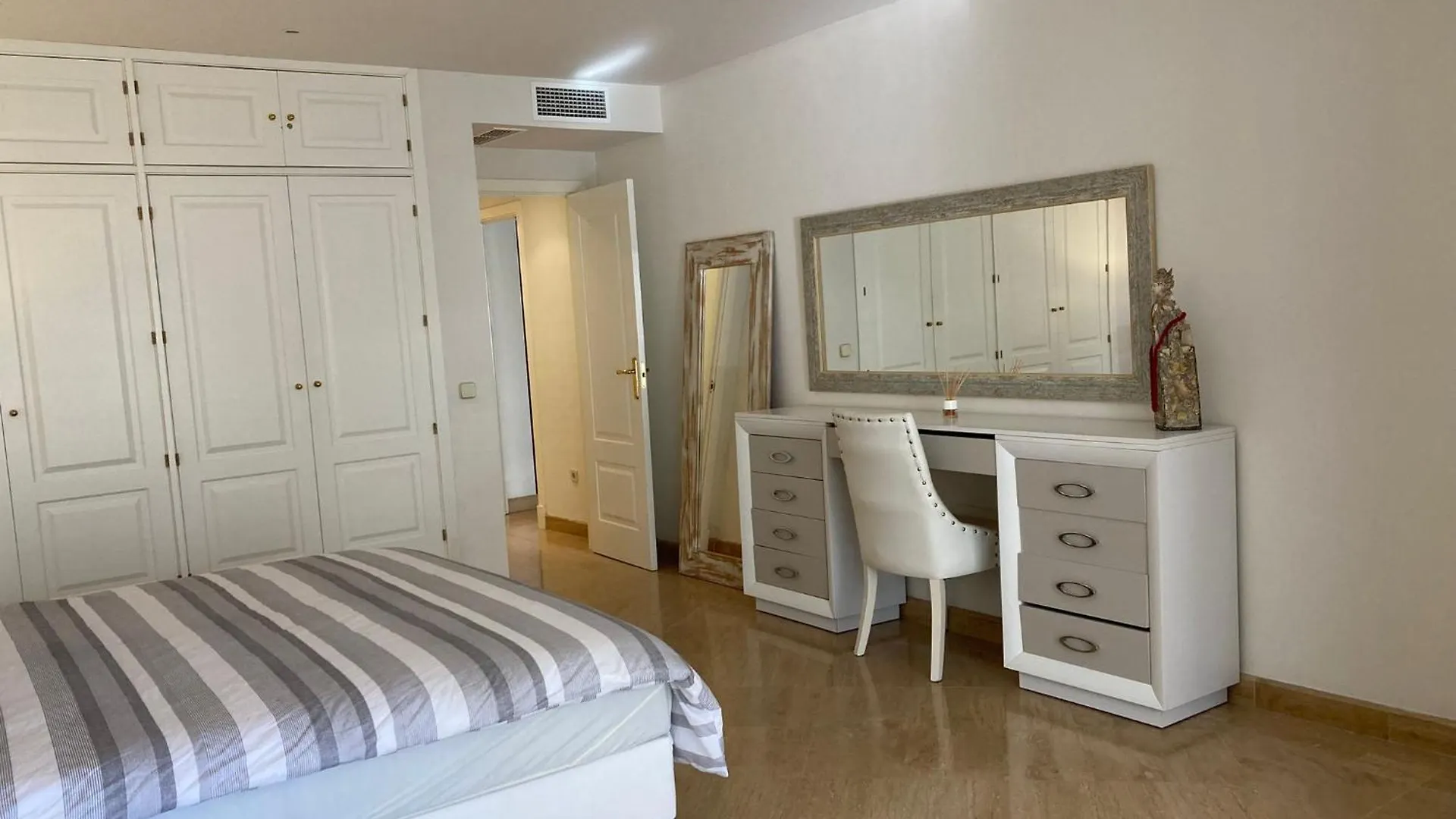 דירה Suite F Down Incosol Rio Real מארבלה